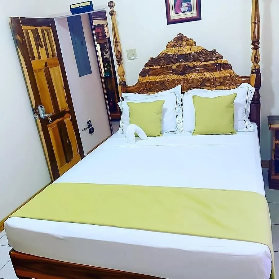 Guest house Windbreak Villa Buff Bay