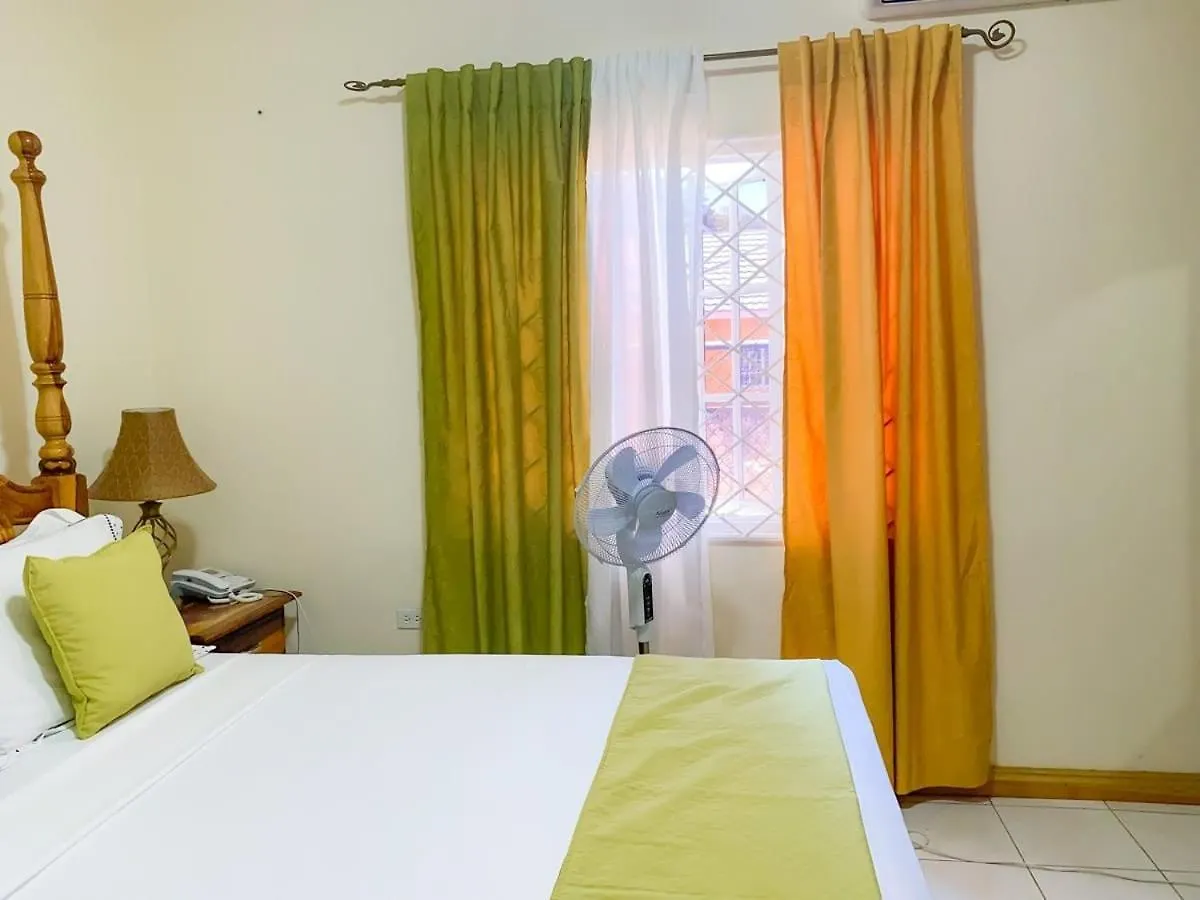 Windbreak Villa Buff Bay Guest house
